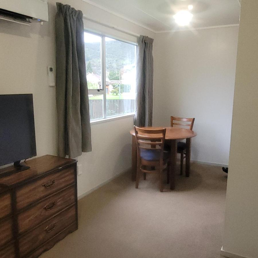 Couples Retreat Villa Reefton Exterior photo